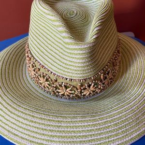 A new Beautiful women’s hat from Neiman Marcus